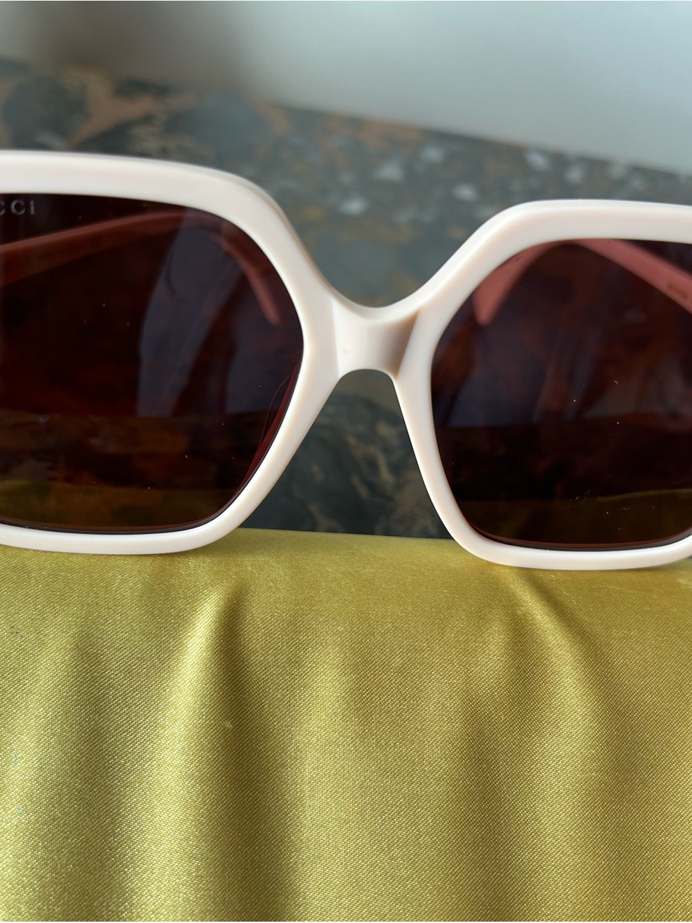 Off white Frame Brown Lens Authentic GUCCIWomen's Sunglasses - Fashion Accessory